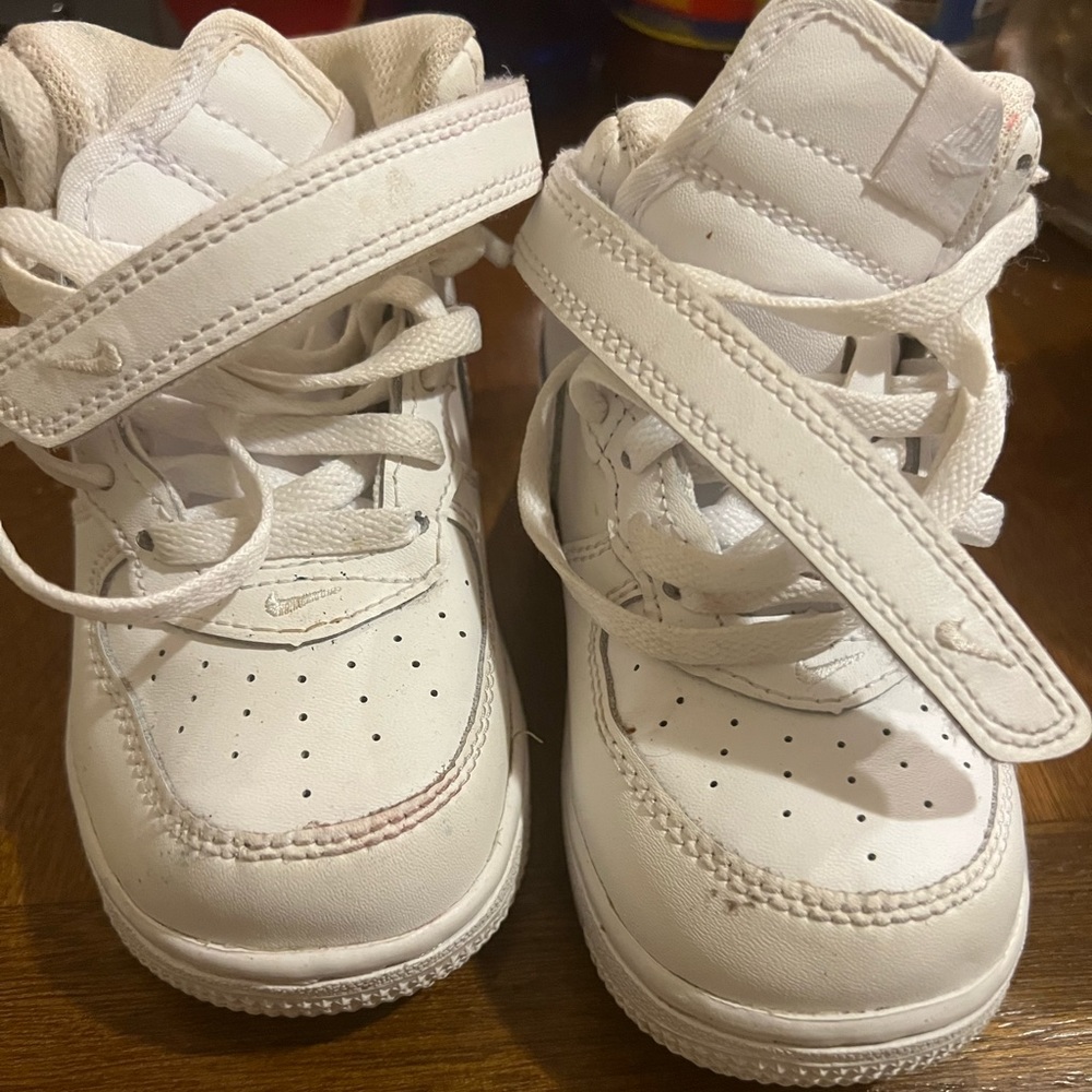 White high top ones gym shoes